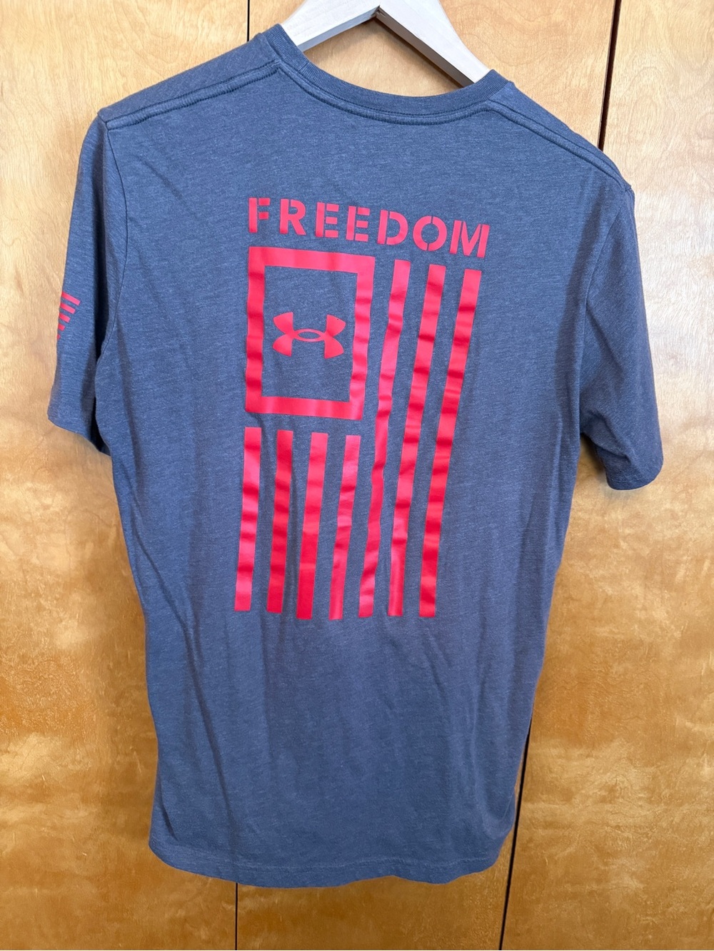 Under Armour Men's Freedom Heather Gray Short-Sleeve Tee size medium